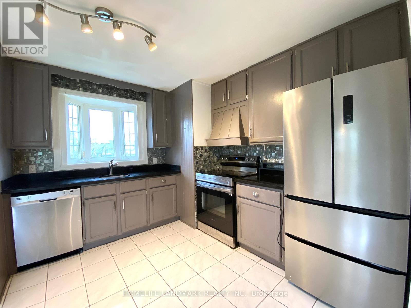 Photo 18 of 6986 Centennial Street, Niagara Falls ON