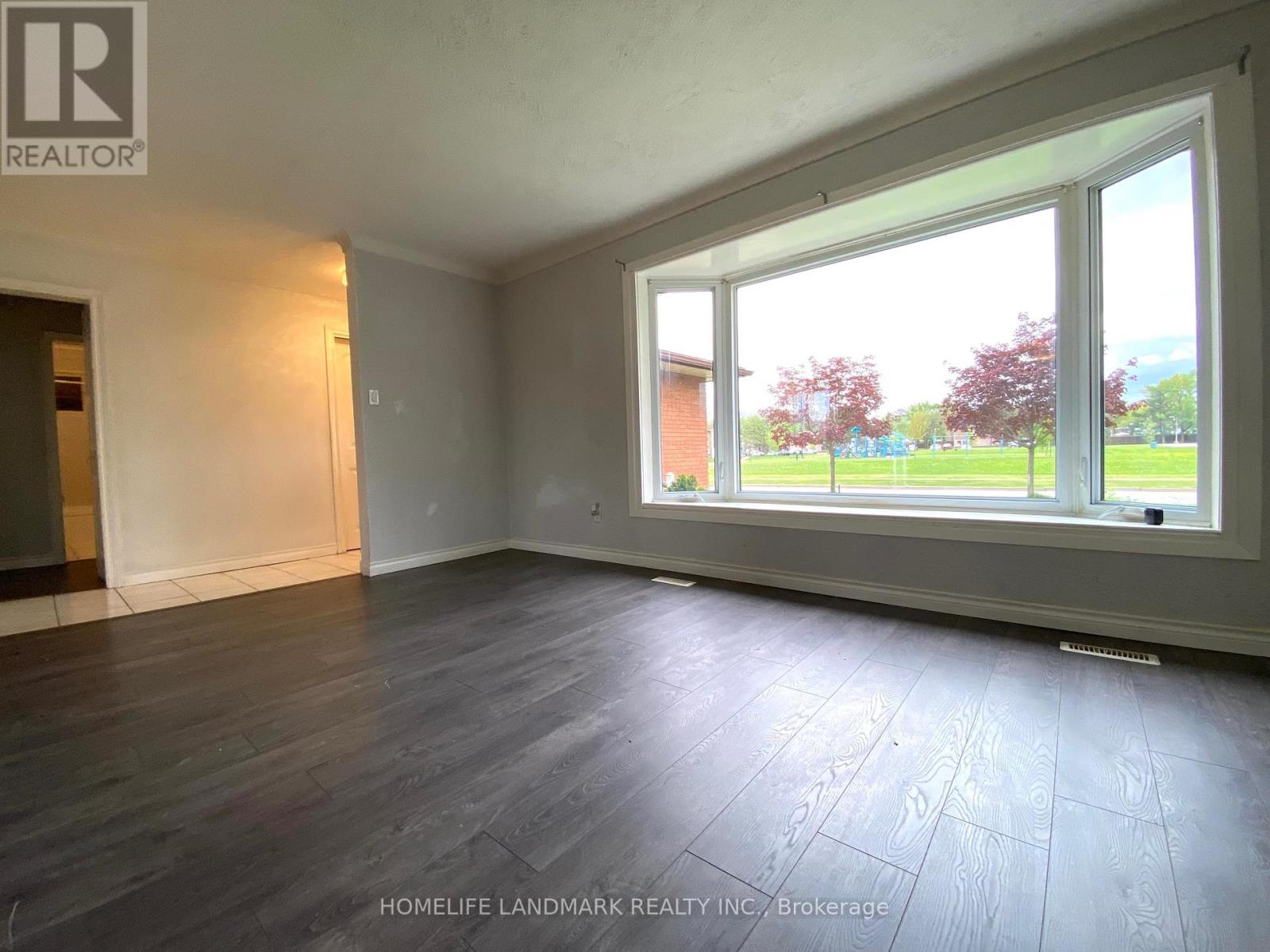 Photo 1 of 6986 Centennial Street, Niagara Falls ON