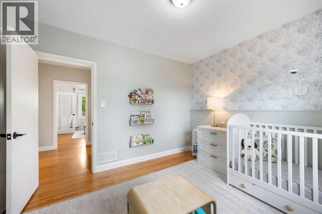 2452 Capitol Hill Crescent NW, Calgary, Alberta