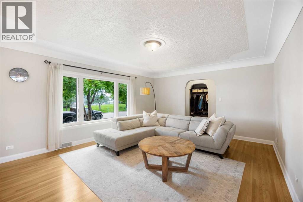 Single Family House Bungalow for Sale in  Capitol Hill Crescent NW Banff Trail Calgary 