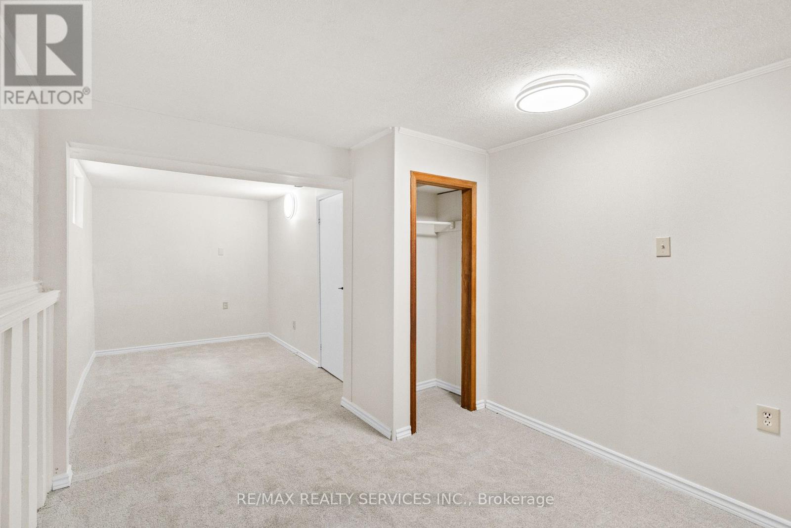 Photo 31 of 68 Montjoy Crescent, Brampton ON
