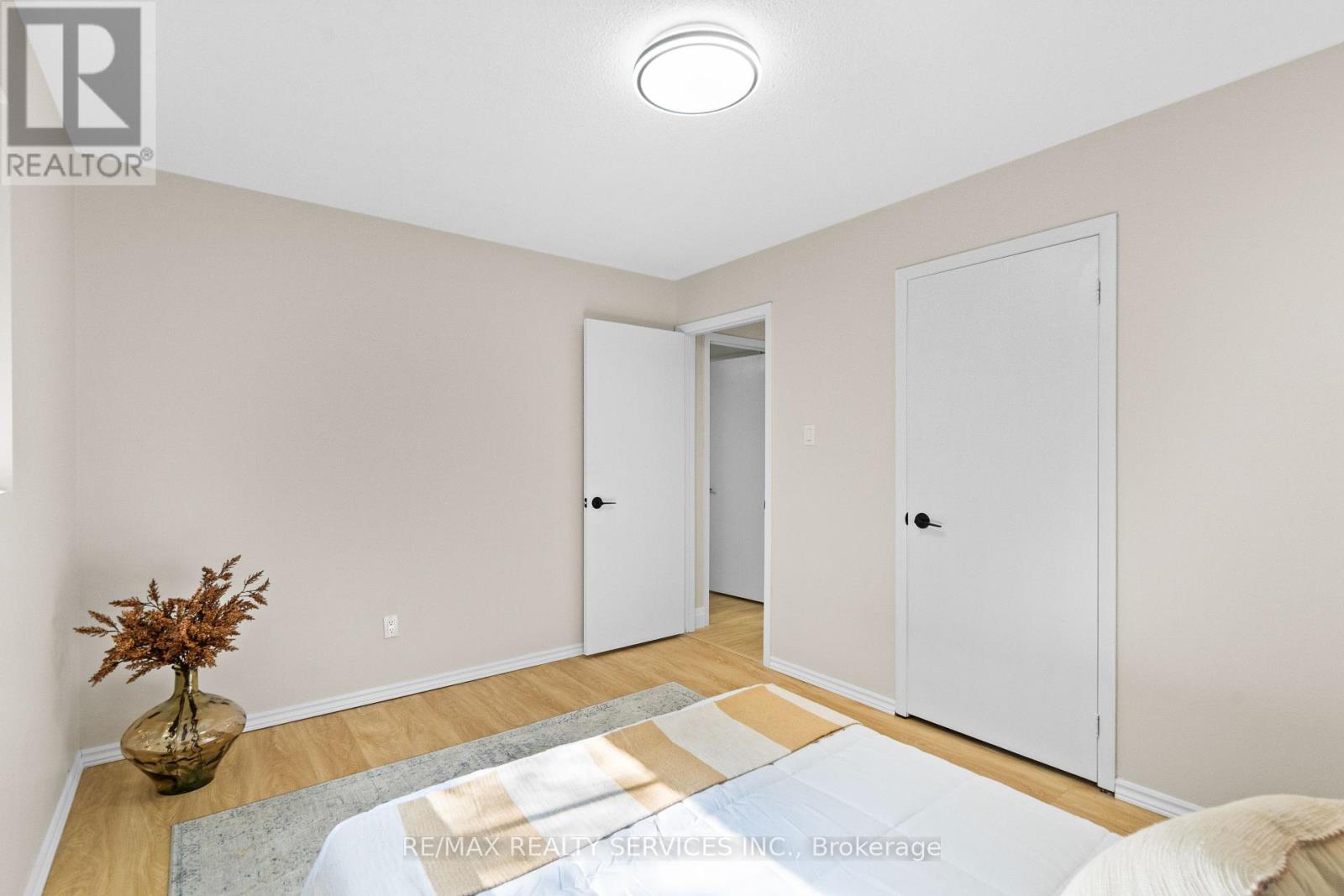 Photo 21 of 68 Montjoy Crescent, Brampton ON