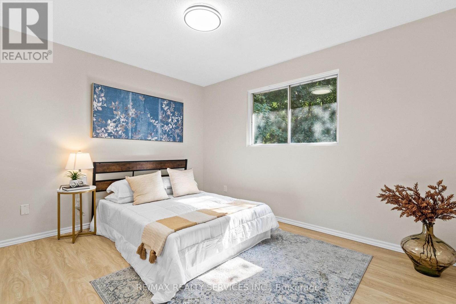 Photo 19 of 68 Montjoy Crescent, Brampton ON