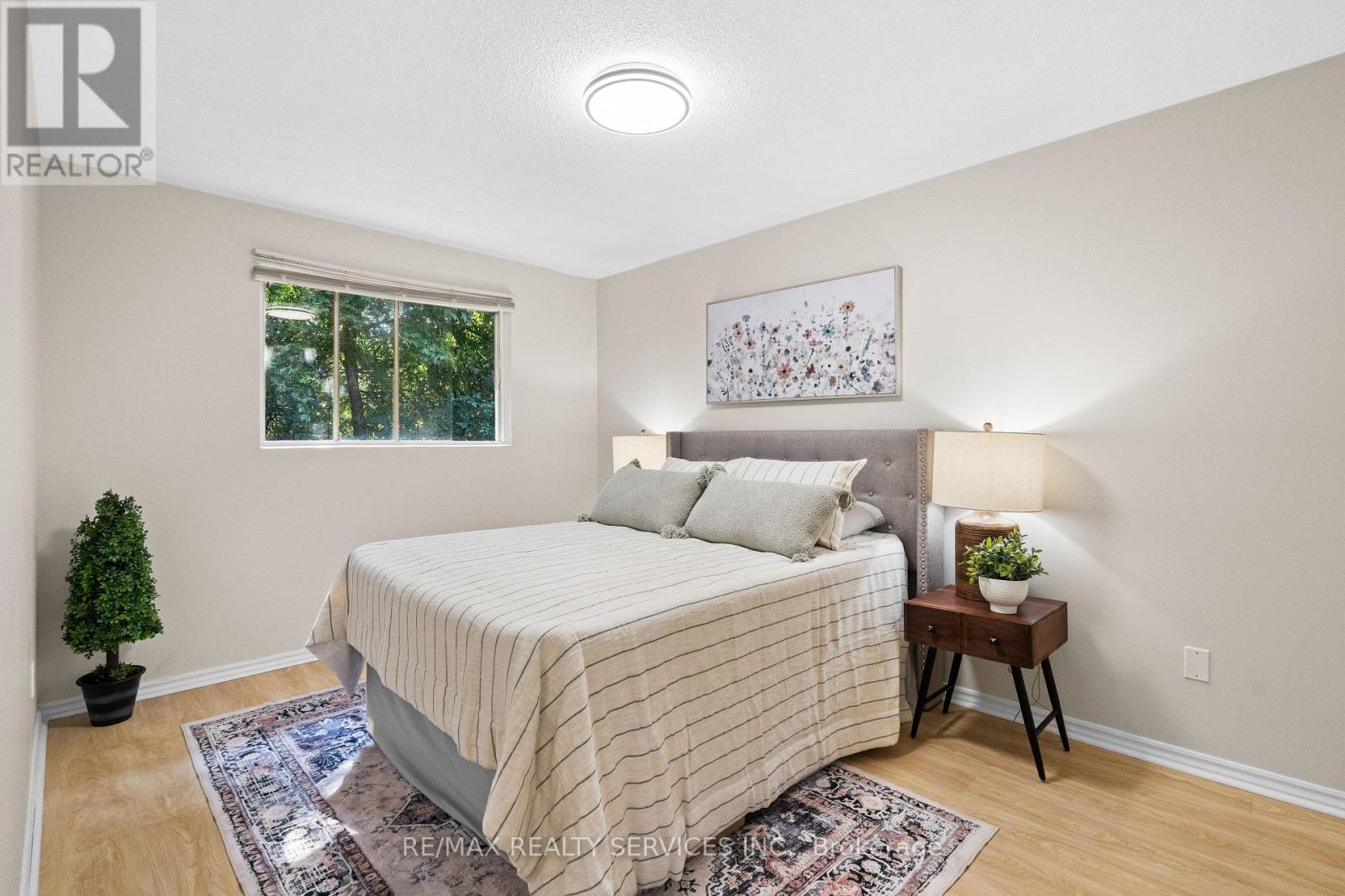 Photo 22 of 68 Montjoy Crescent, Brampton ON