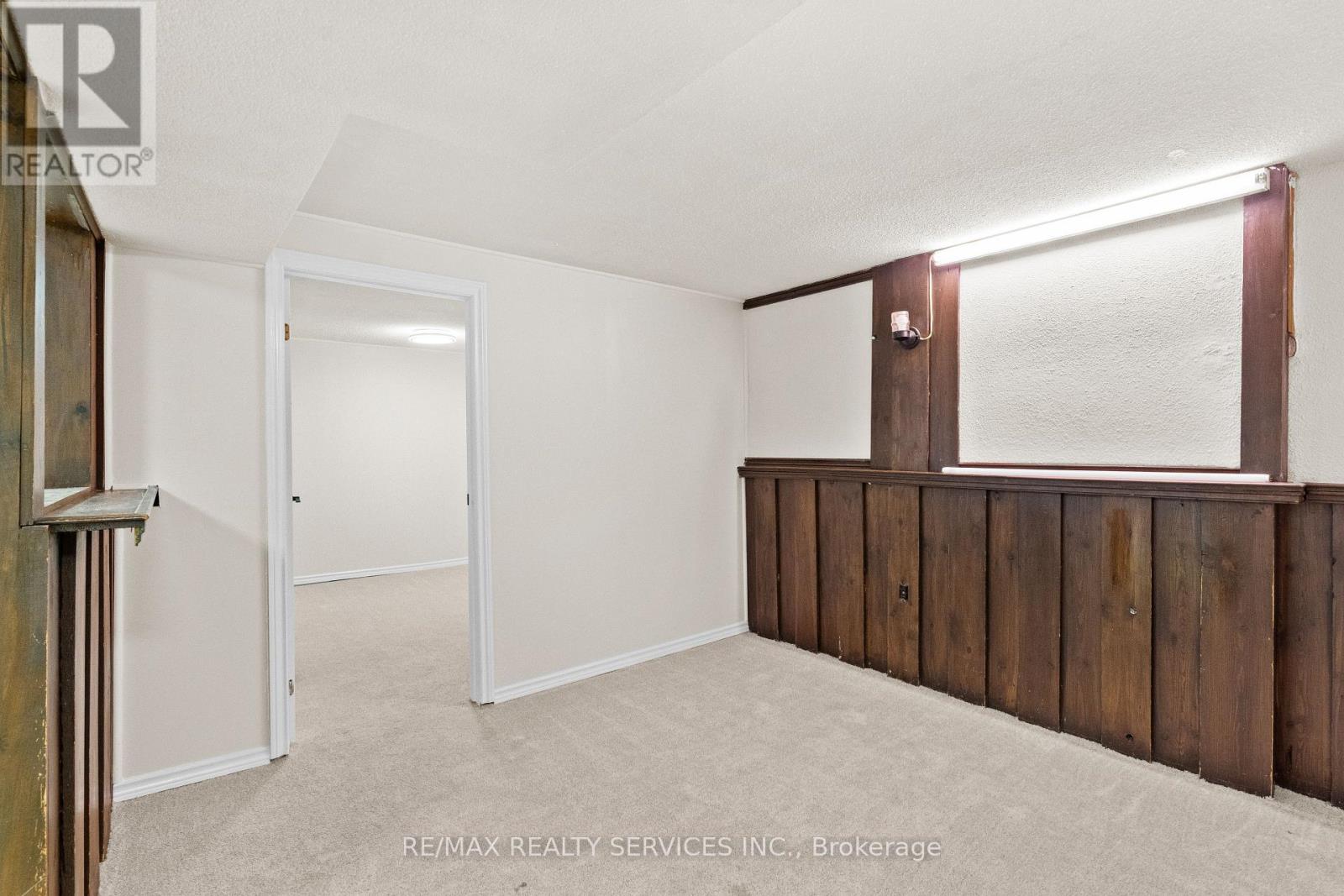 Photo 36 of 68 Montjoy Crescent, Brampton ON