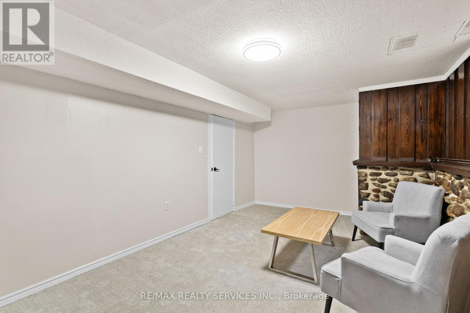 Photo 35 of 68 Montjoy Crescent, Brampton ON