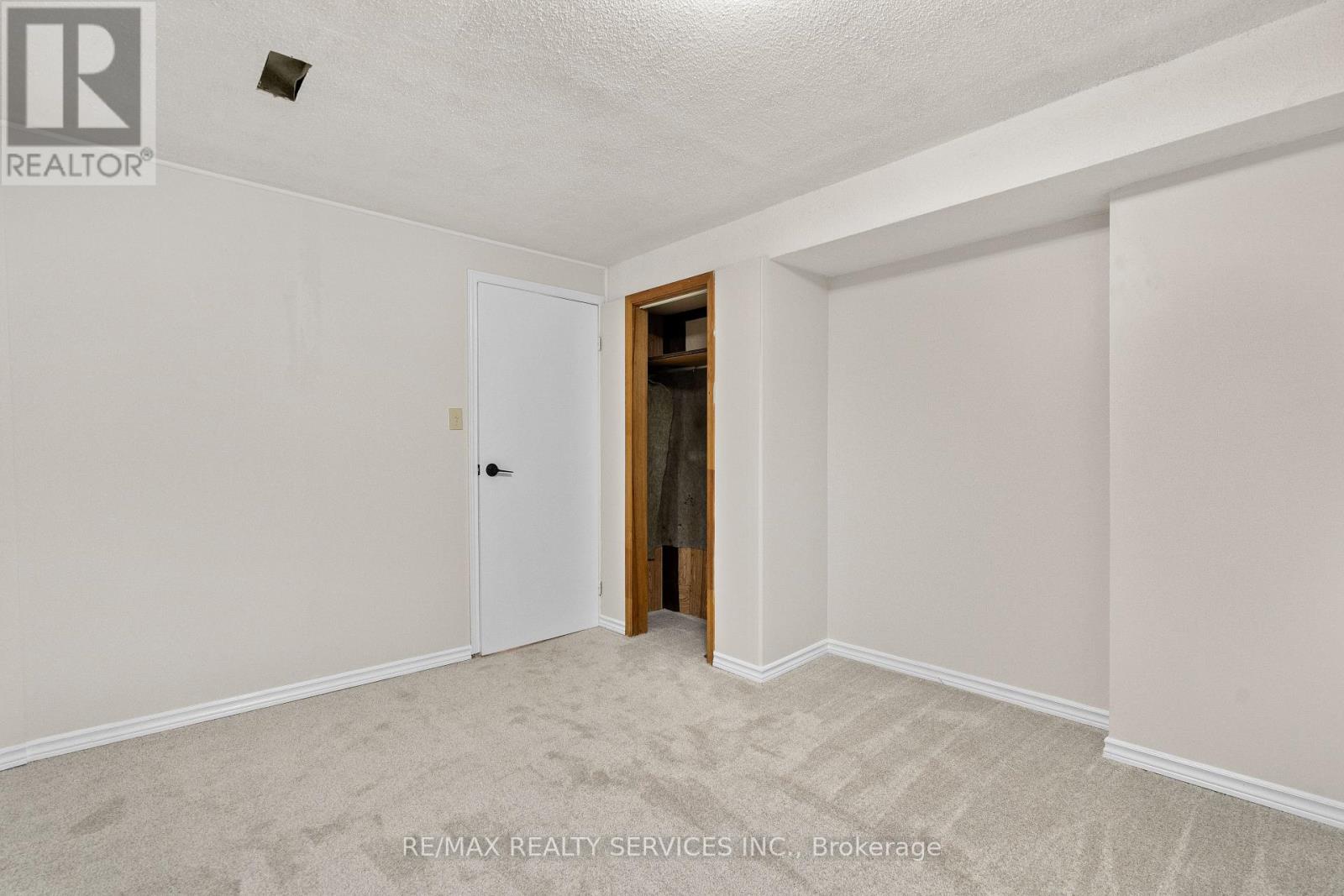 Photo 39 of 68 Montjoy Crescent, Brampton ON