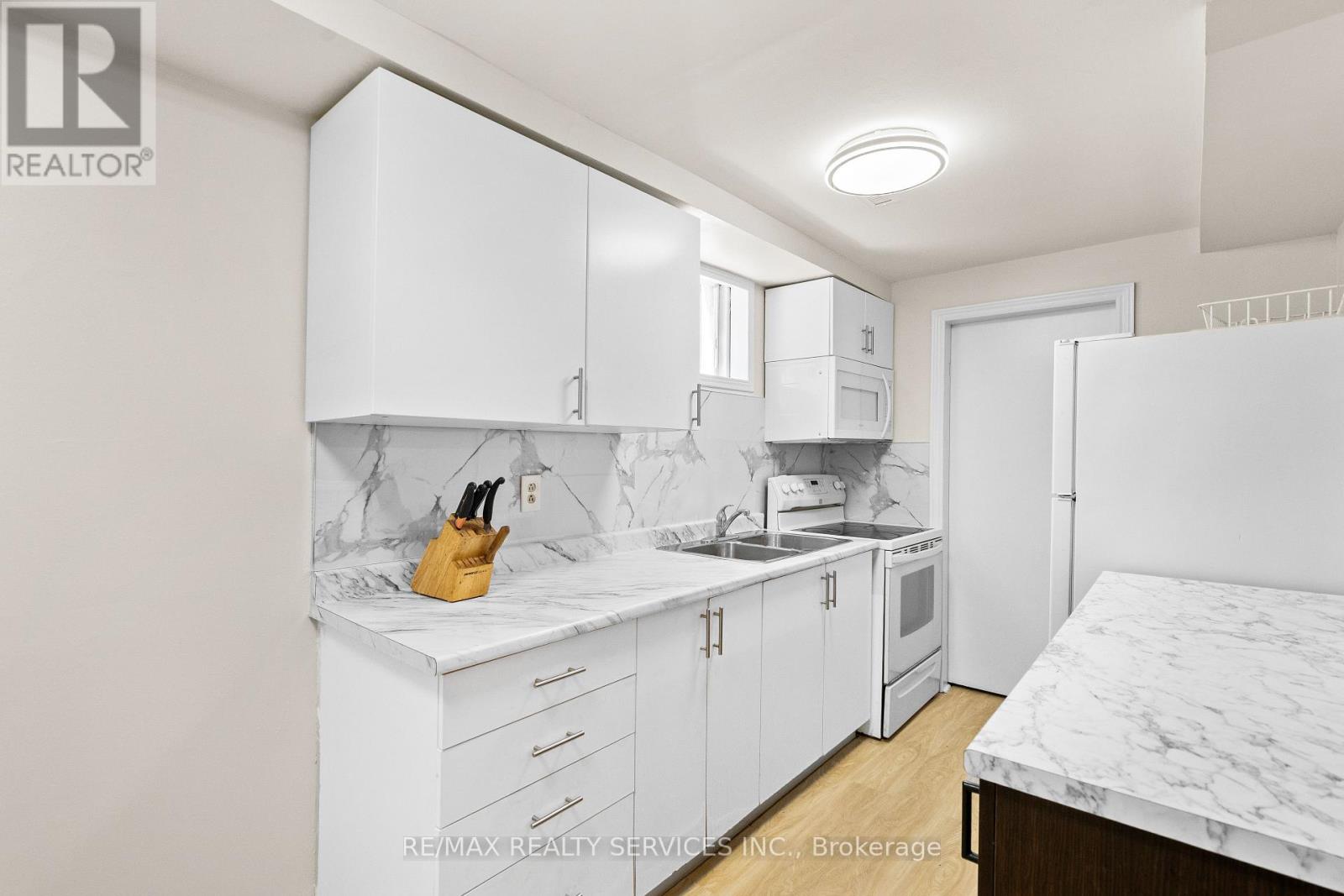Photo 43 of 68 Montjoy Crescent, Brampton ON