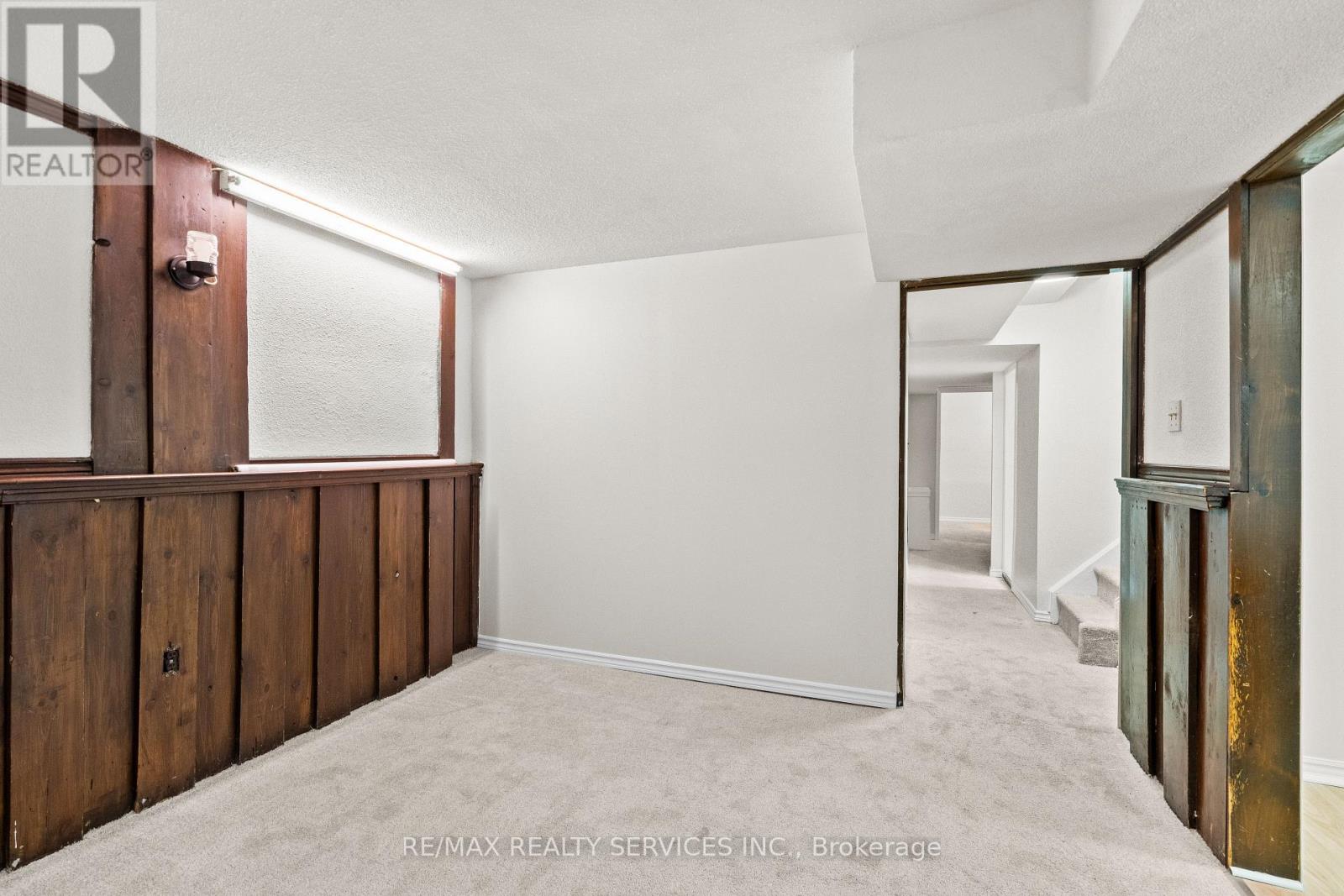 Photo 37 of 68 Montjoy Crescent, Brampton ON