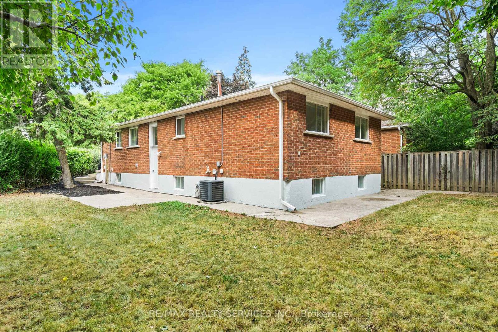 Photo 47 of 68 Montjoy Crescent, Brampton ON
