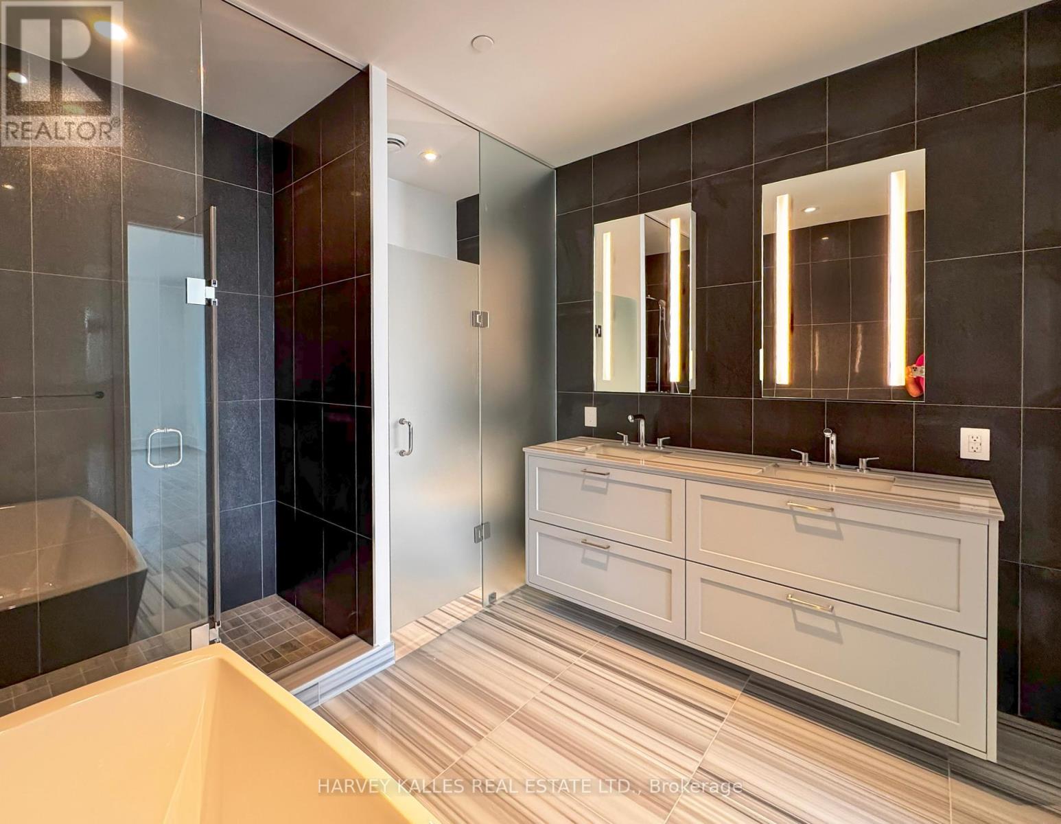 Photo 1 of 701 155 Merchants Wharf, Toronto ON