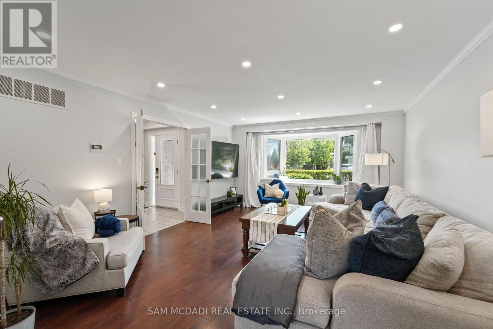 Photo 40 of 138 Elgin Drive, Brampton ON