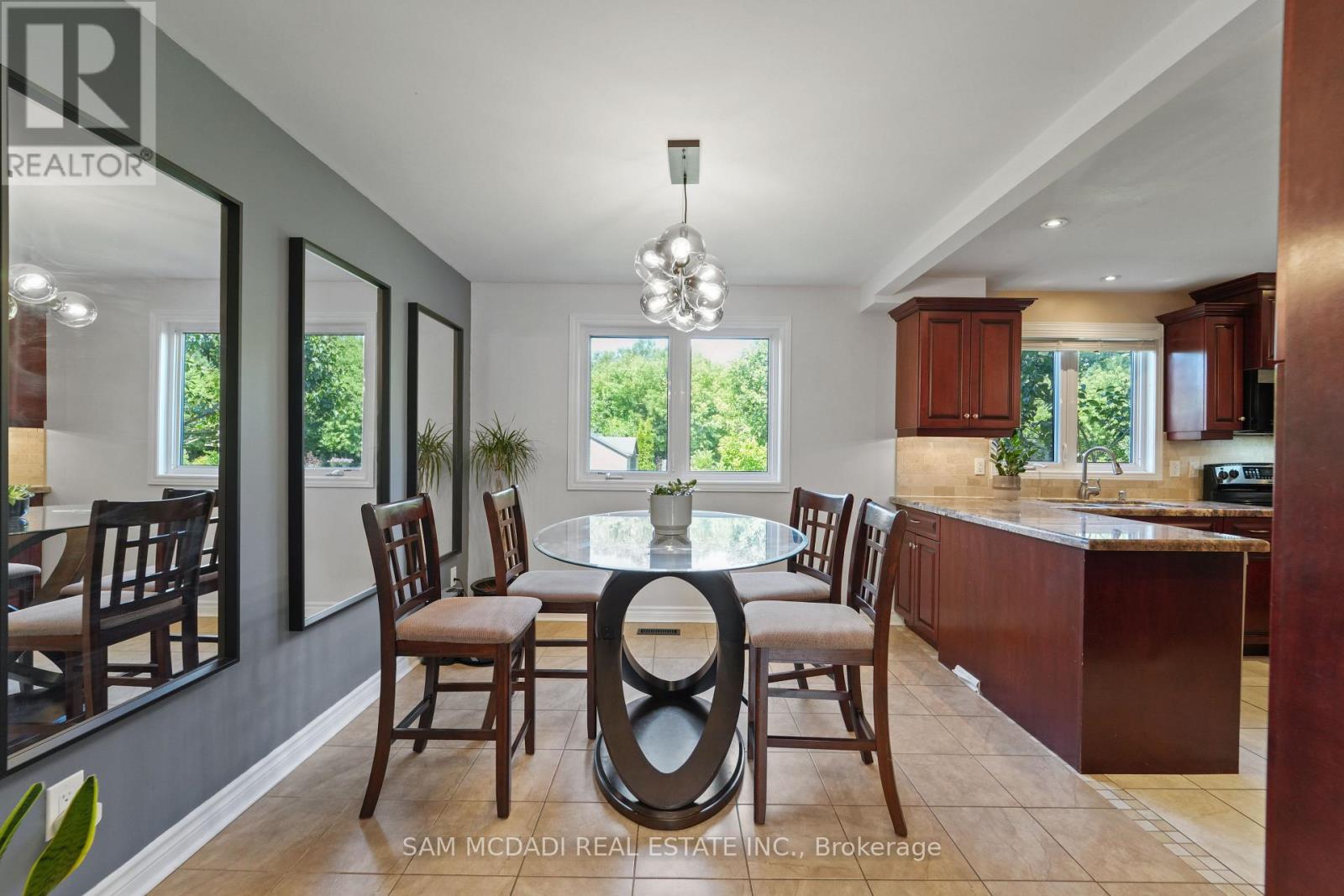 Photo 36 of 138 Elgin Drive, Brampton ON