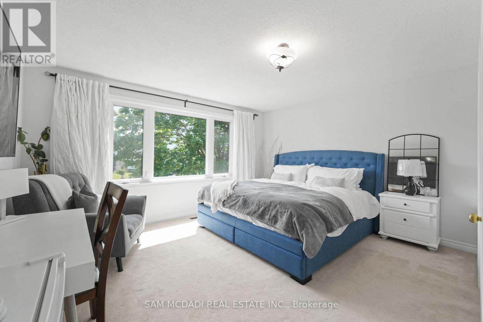 Photo 14 of 138 Elgin Drive, Brampton ON