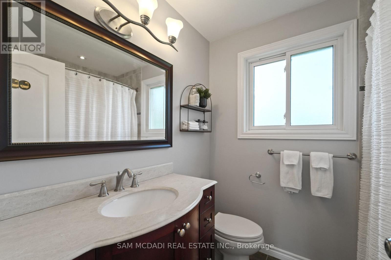 Photo 46 of 138 Elgin Drive, Brampton ON