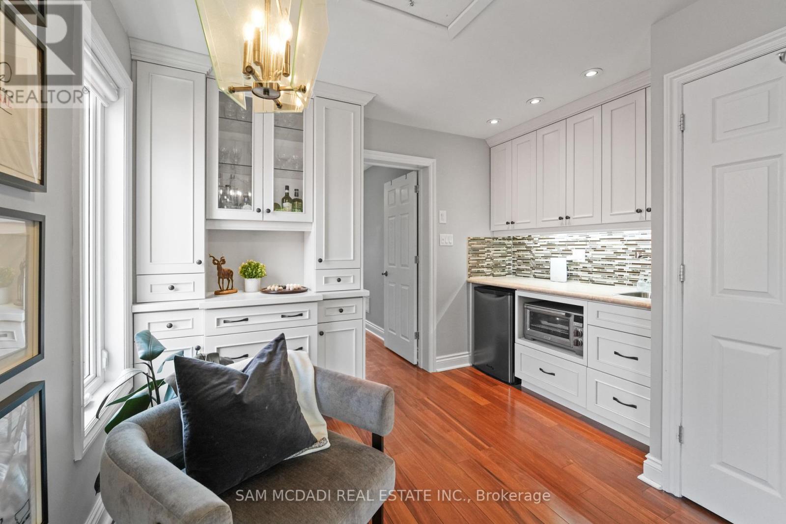 Photo 17 of 138 Elgin Drive, Brampton ON