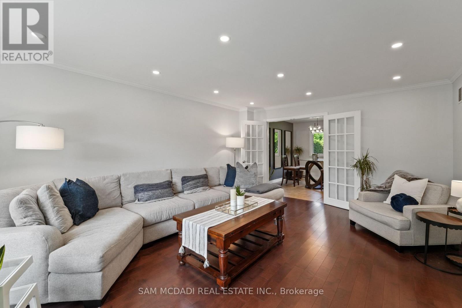 Photo 29 of 138 Elgin Drive, Brampton ON