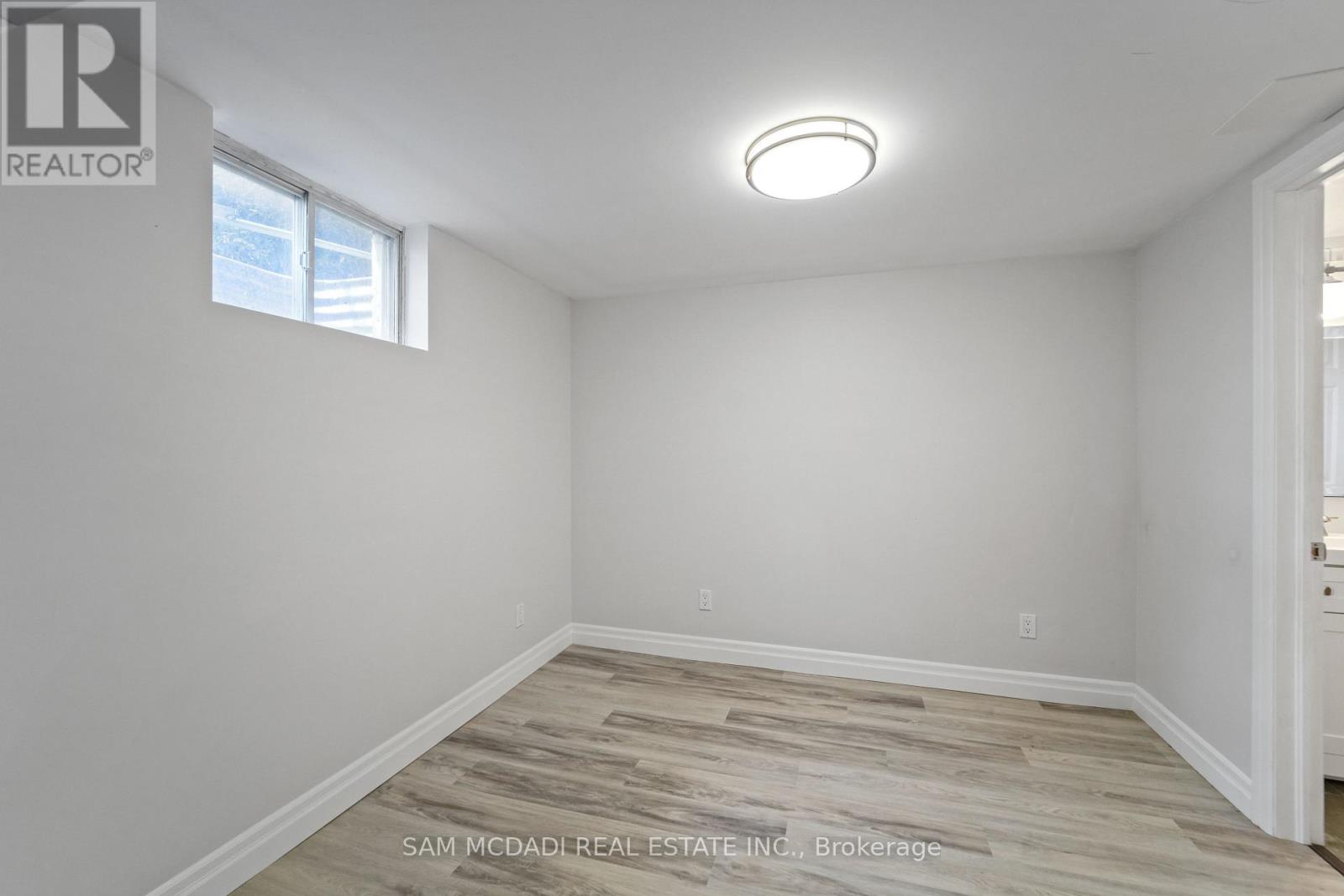 Photo 39 of 138 Elgin Drive, Brampton ON