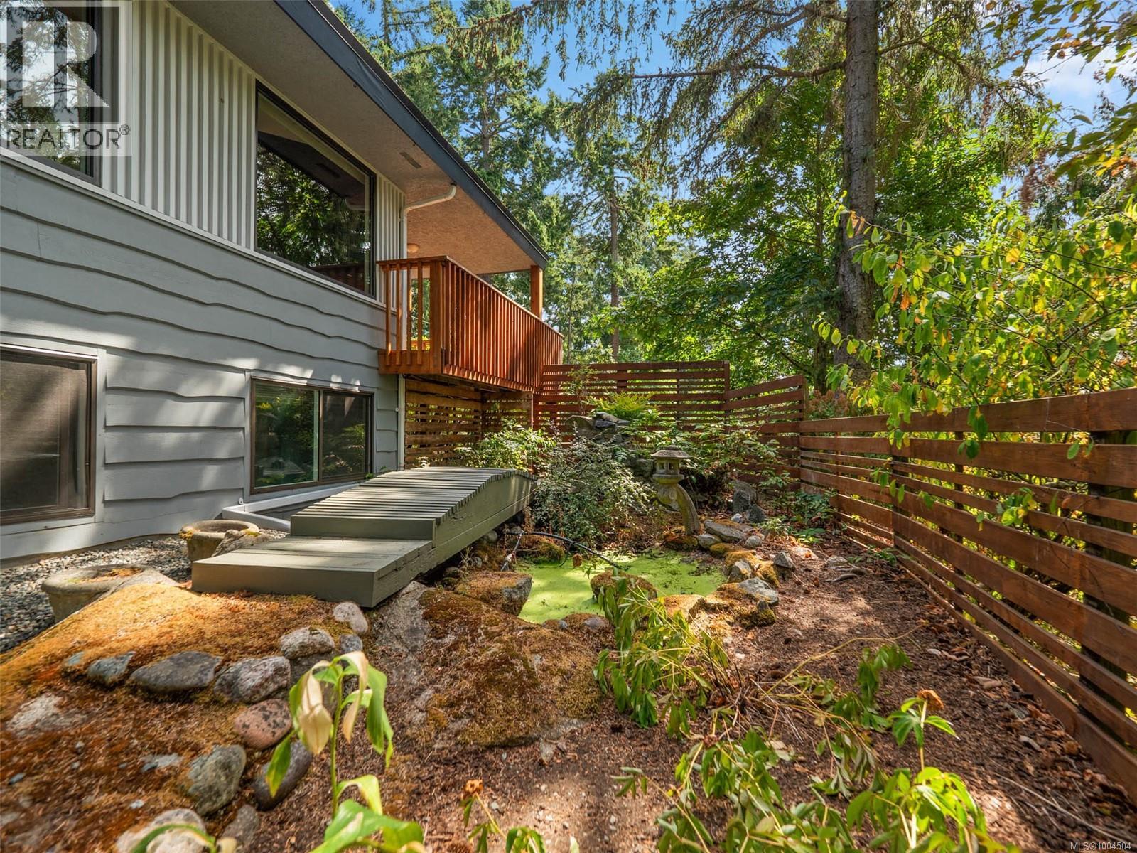 Photo 45 of 2660 Macdonald Dr E, Saanich BC