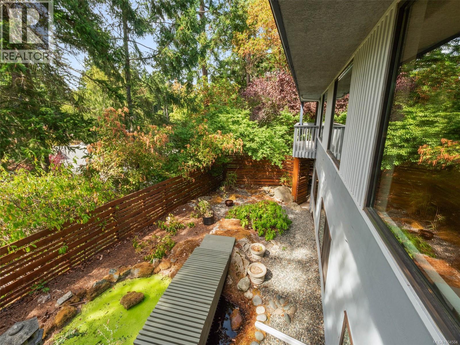 Photo 23 of 2660 Macdonald Dr E, Saanich BC