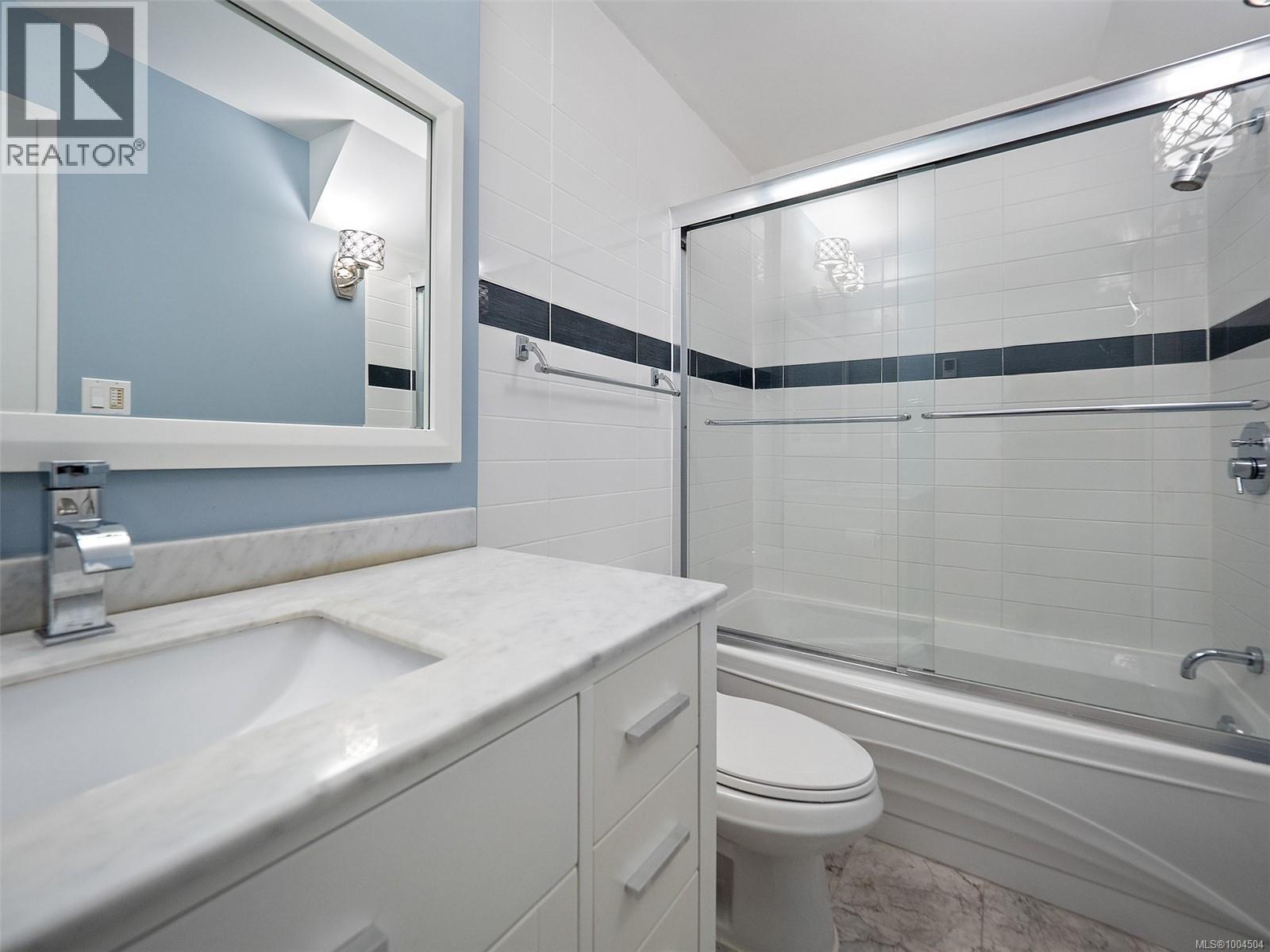 Photo 15 of 2660 Macdonald Dr E, Saanich BC