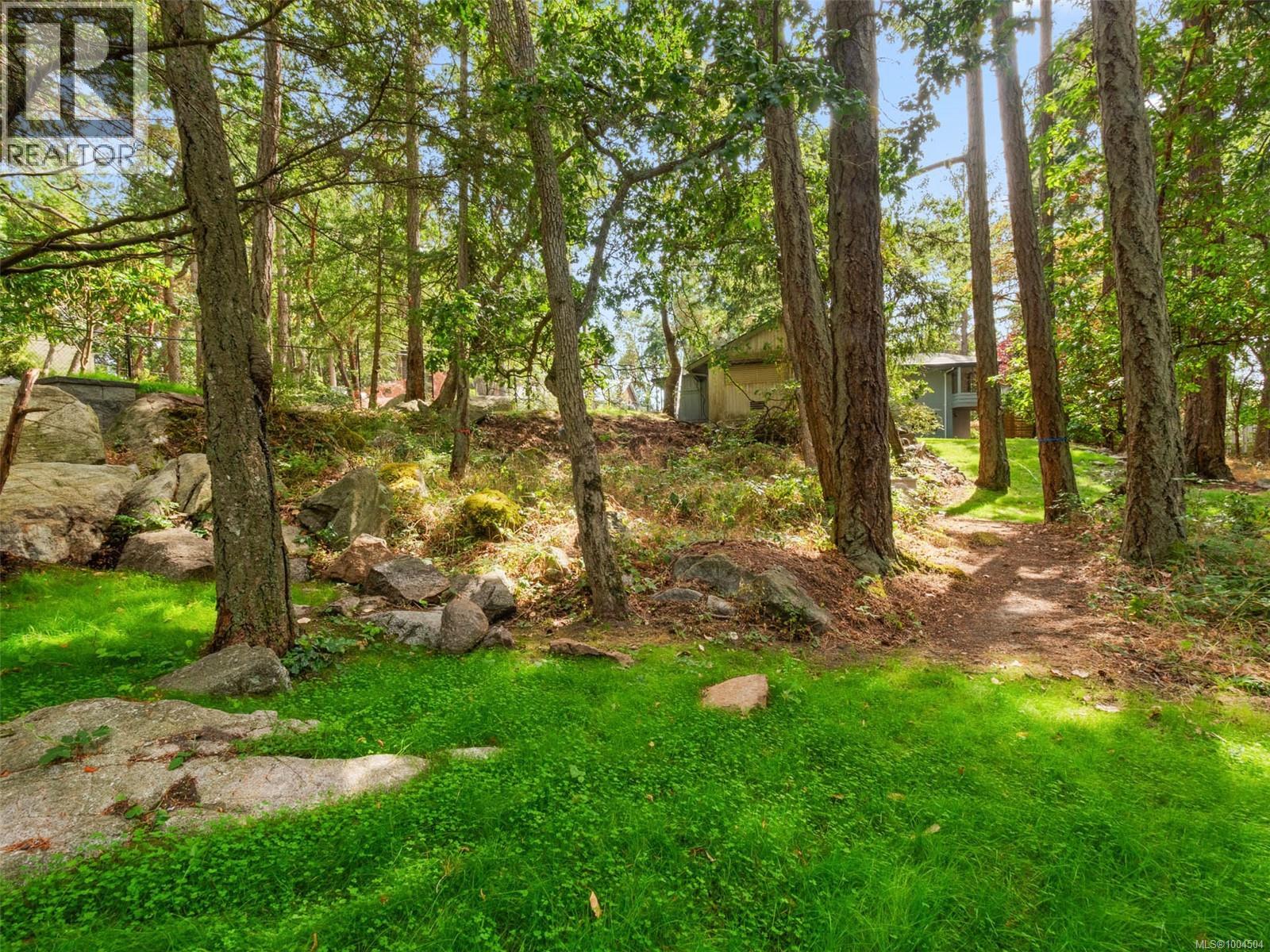 Photo 40 of 2660 Macdonald Dr E, Saanich BC
