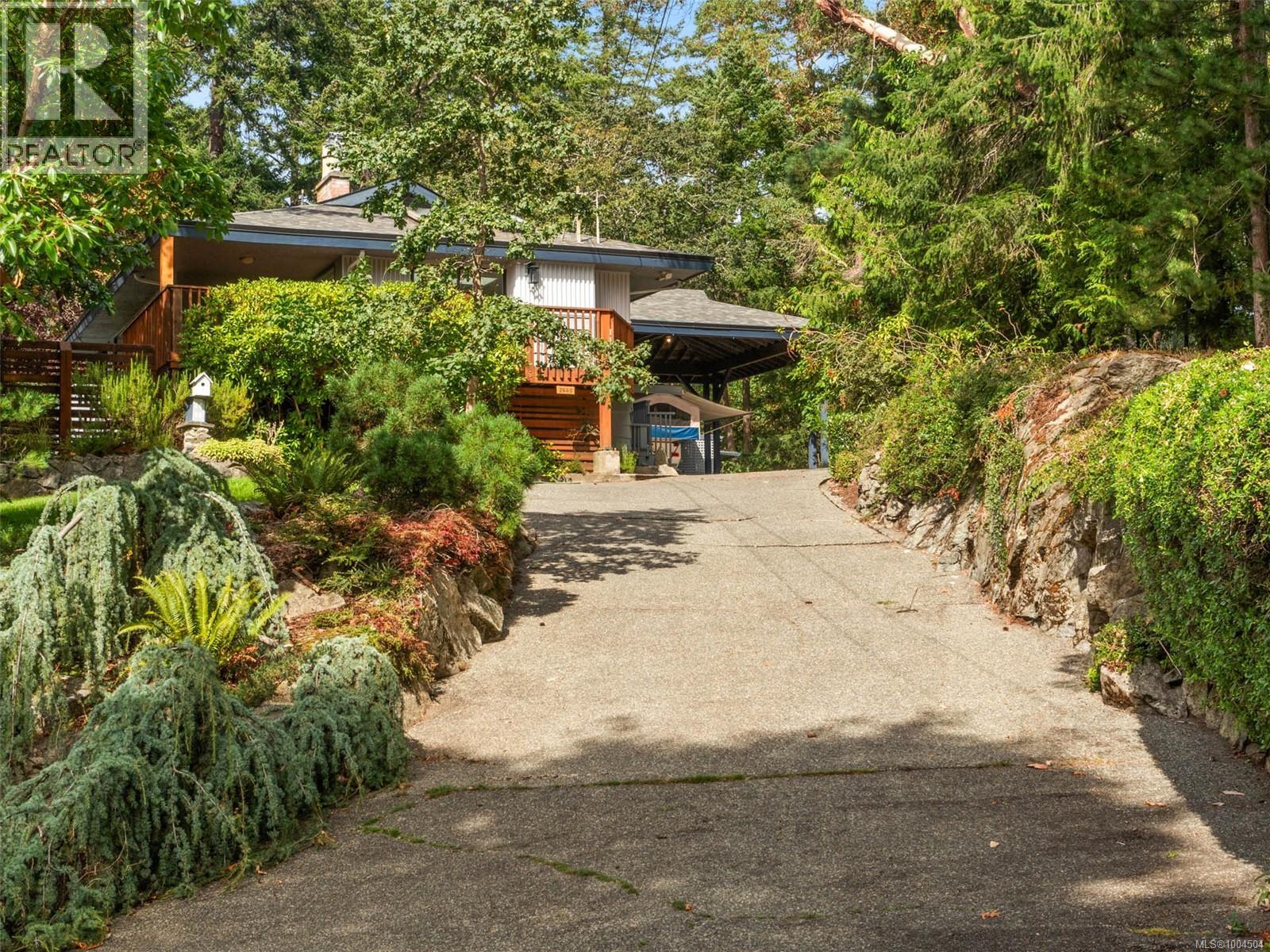 Photo 14 of 2660 Macdonald Dr E, Saanich BC
