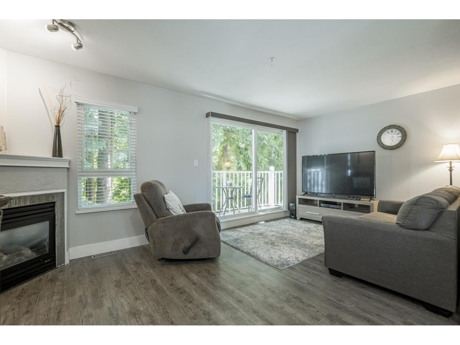 Photo 10 of 17 8968 208 Street, Langley BC