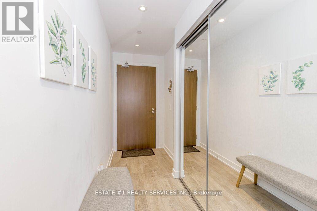Photo 13 of 2216 1928 Lakeshore Boulevard, Toronto ON