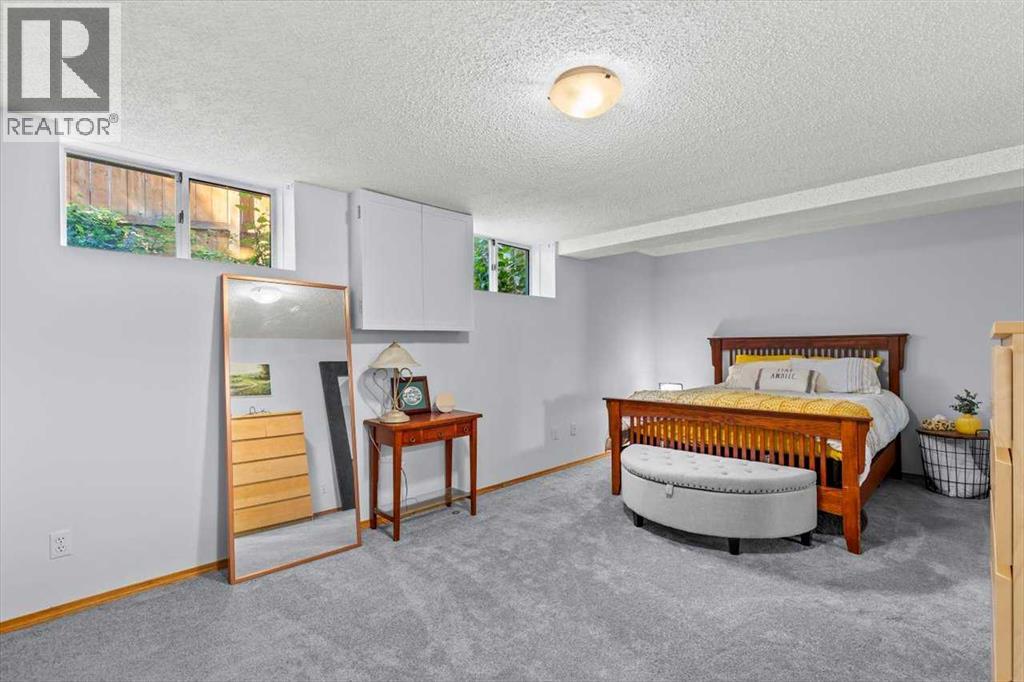 Photo 8 of 88 Sundown Green Se, Calgary AB