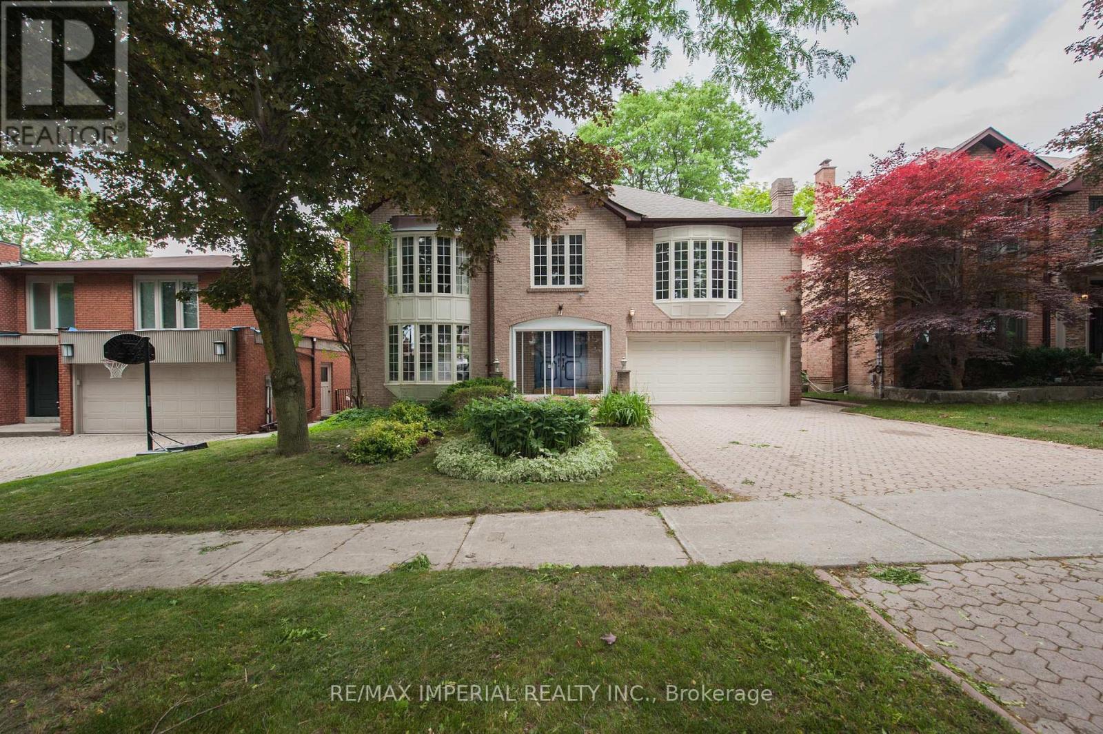 Photo 1 of 11 Riderwood Drive E, Toronto ON