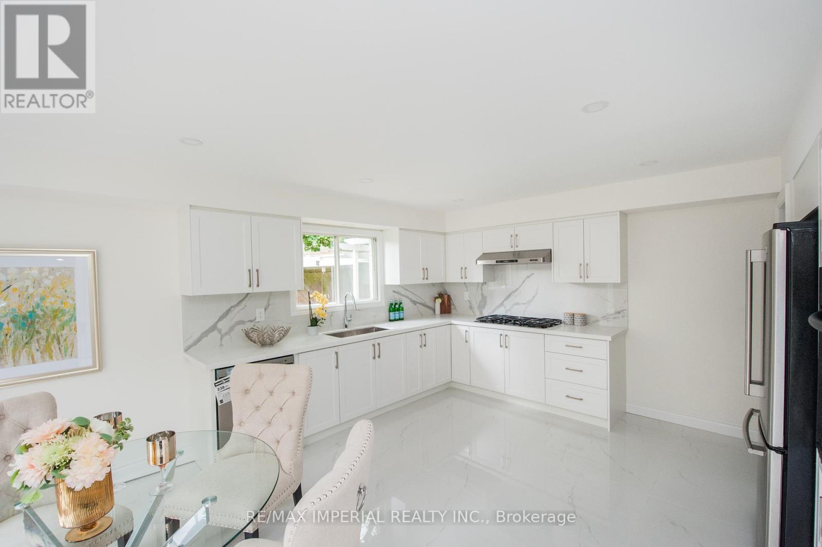 Photo 12 of 11 Riderwood Drive E, Toronto ON
