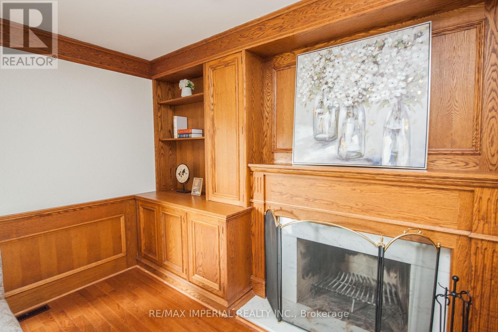 Photo 21 of 11 Riderwood Drive E, Toronto ON