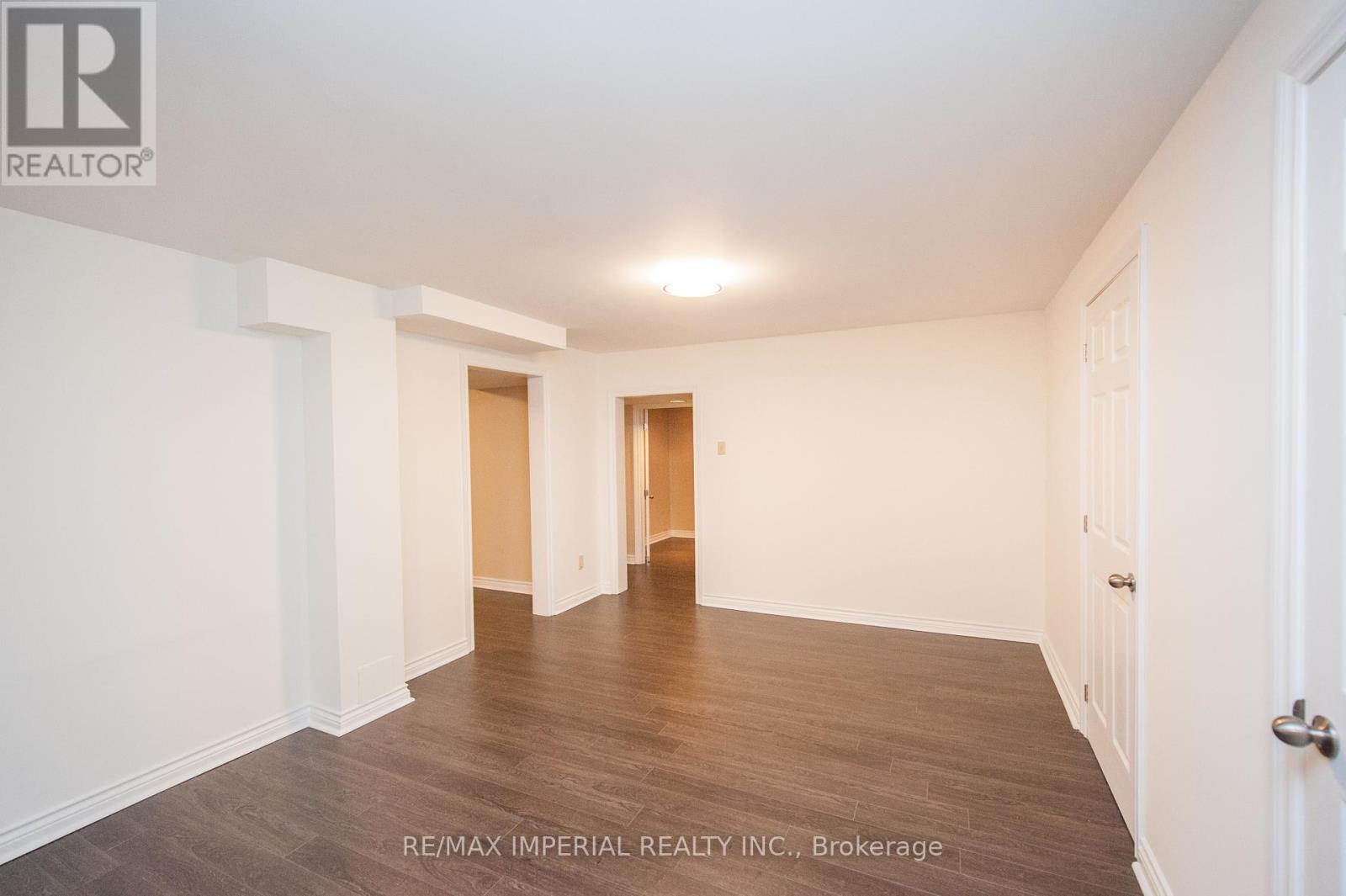 Photo 24 of 11 Riderwood Drive E, Toronto ON