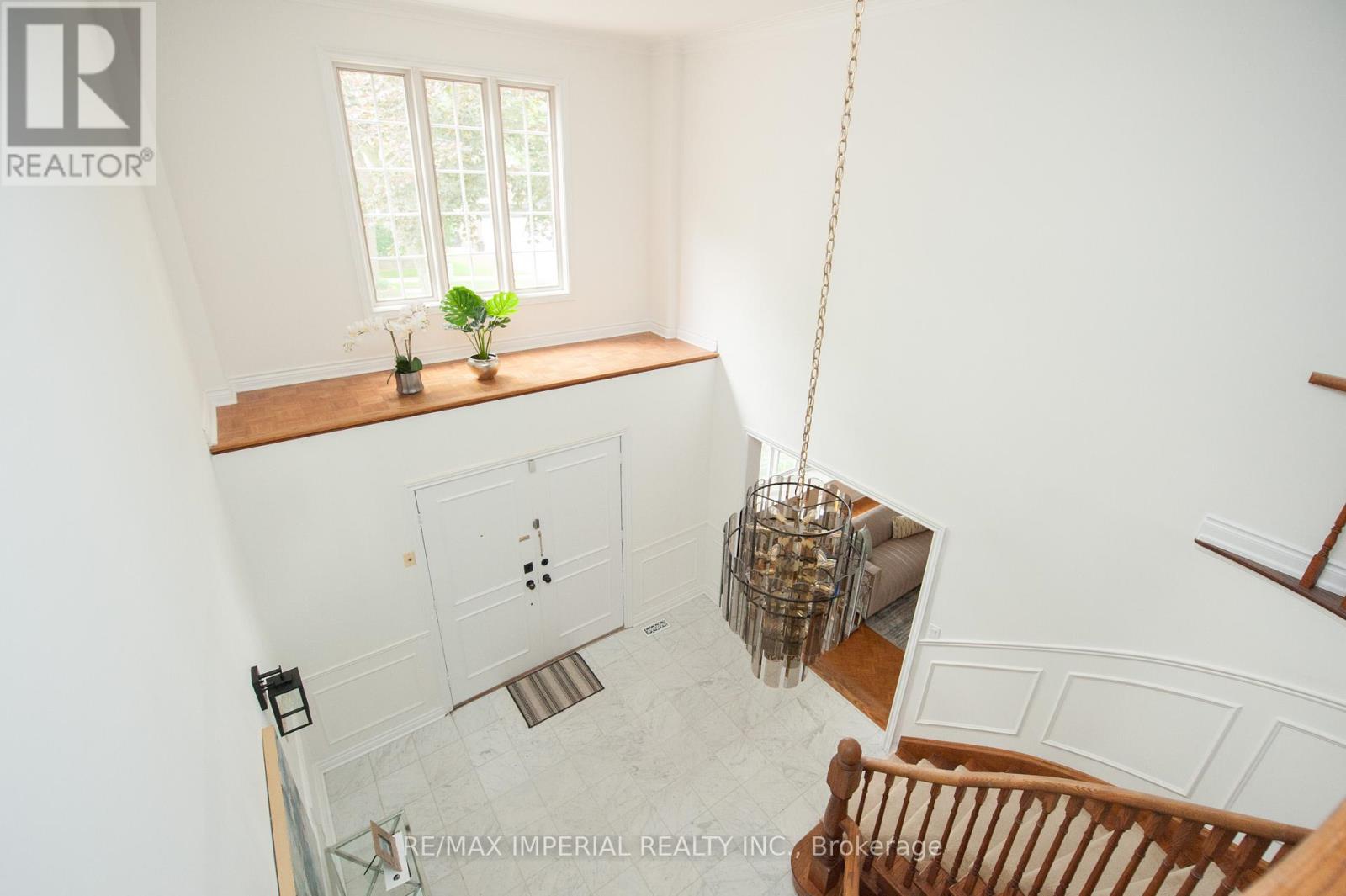 Photo 27 of 11 Riderwood Drive E, Toronto ON