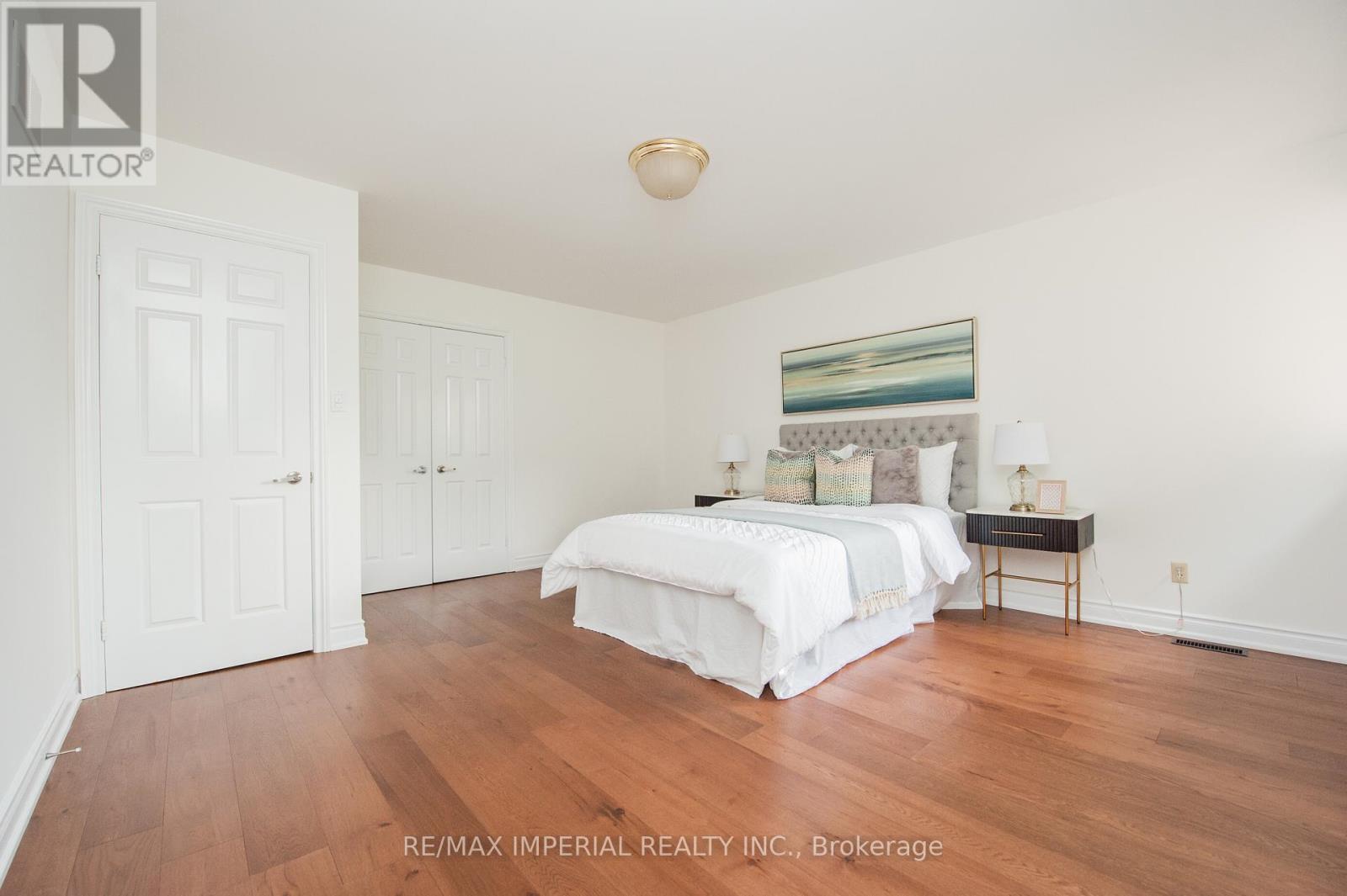 Photo 33 of 11 Riderwood Drive E, Toronto ON