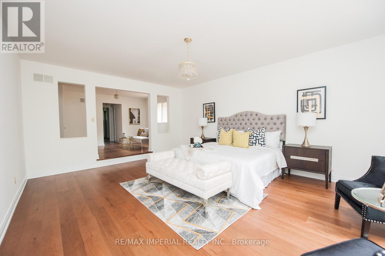 Photo 42 of 11 Riderwood Drive E, Toronto ON