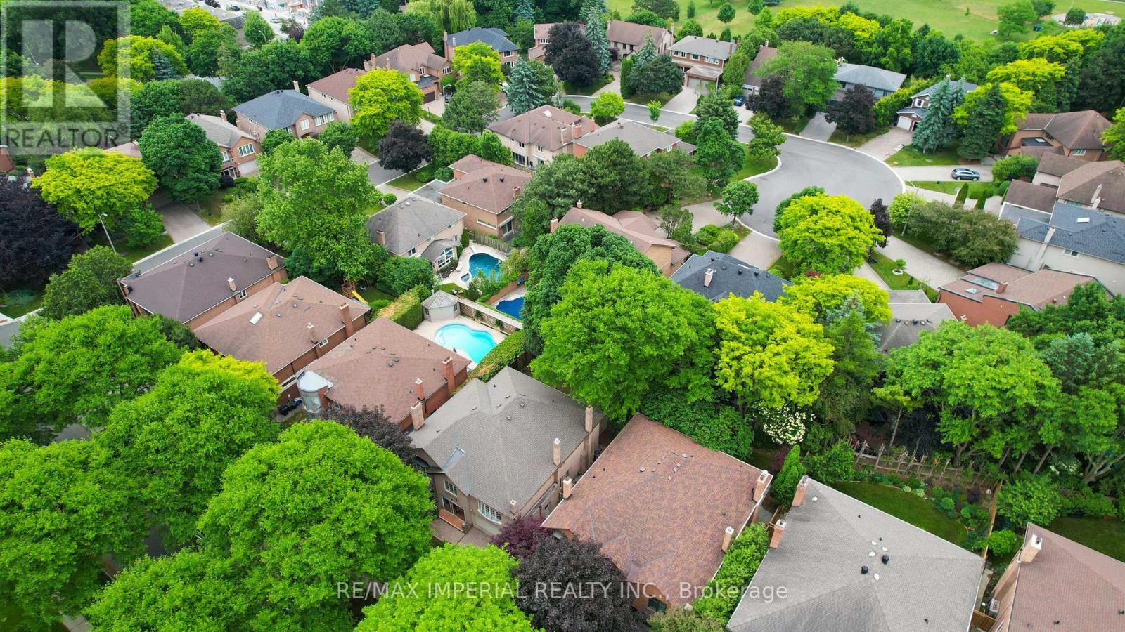 Photo 47 of 11 Riderwood Drive E, Toronto ON