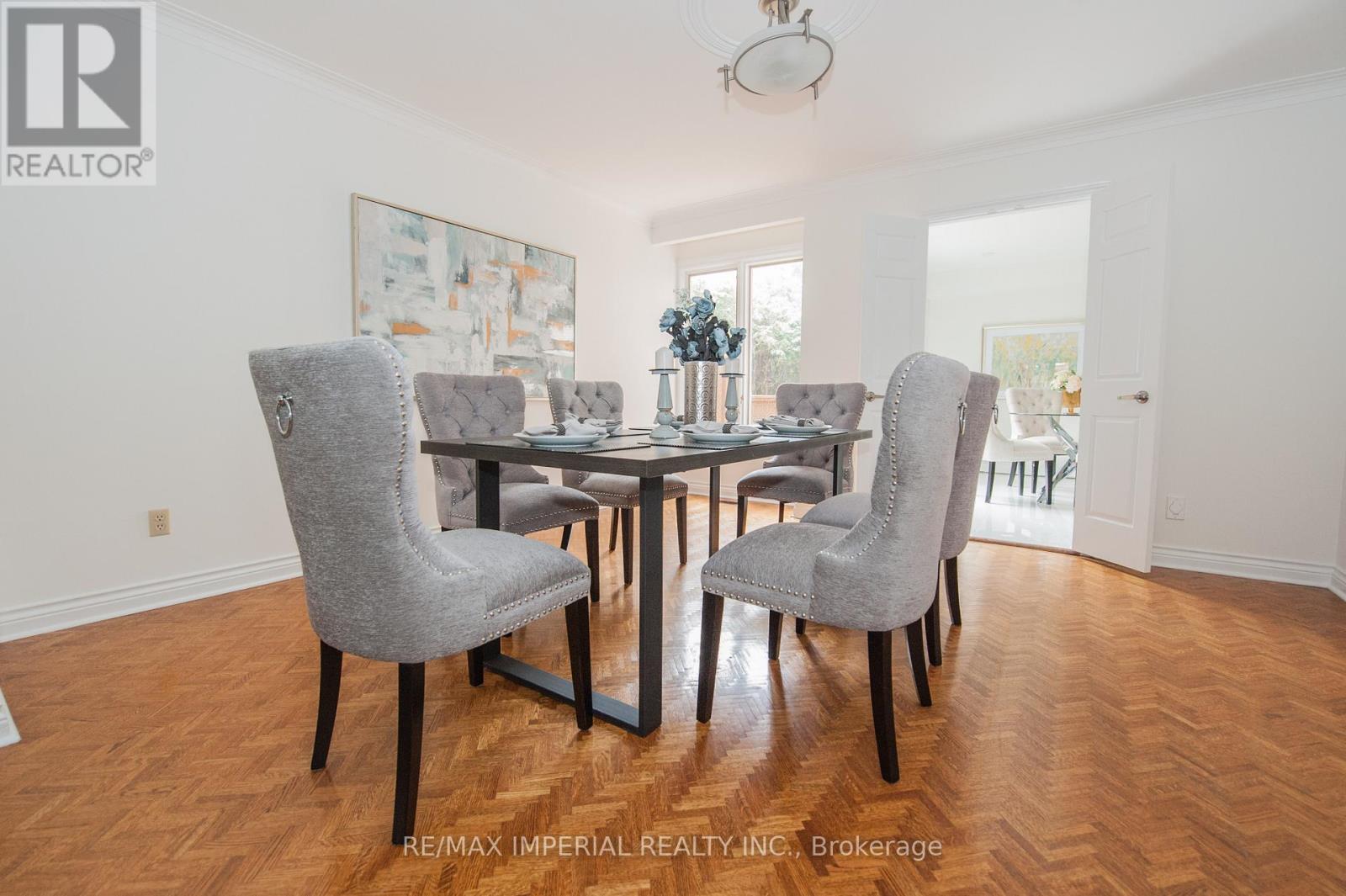Photo 8 of 11 Riderwood Drive E, Toronto ON