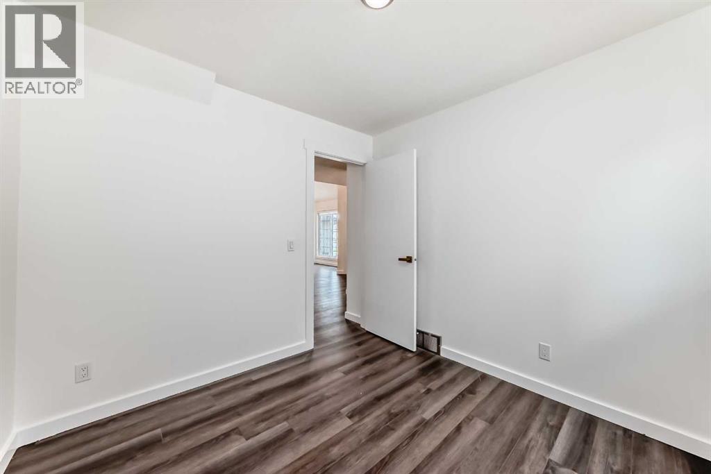 Single Family House for Sale in  Douglas Woods Hill SE Douglasdale/Glen Calgary 