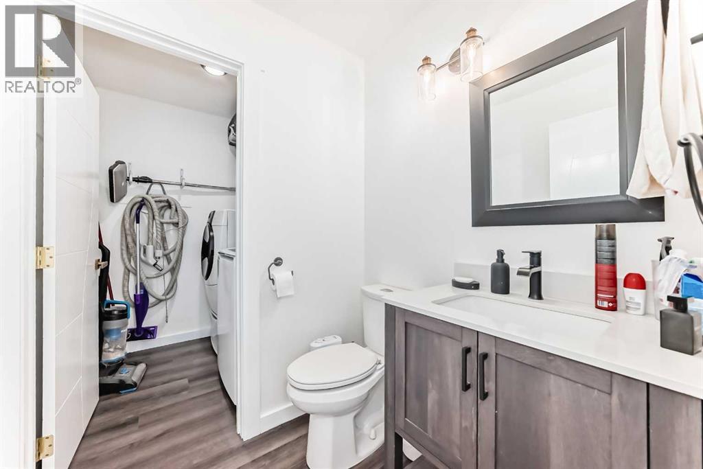 Single Family House for Sale in  Douglas Woods Hill SE Douglasdale/Glen Calgary 