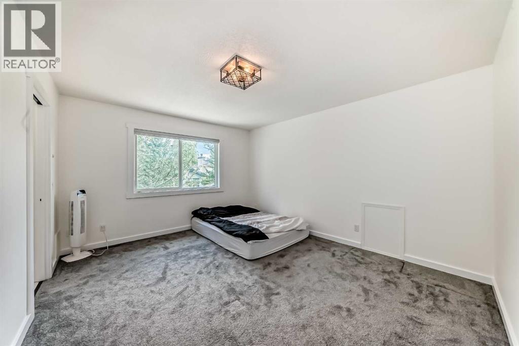 Single Family House for Sale in  Douglas Woods Hill SE Douglasdale/Glen Calgary 