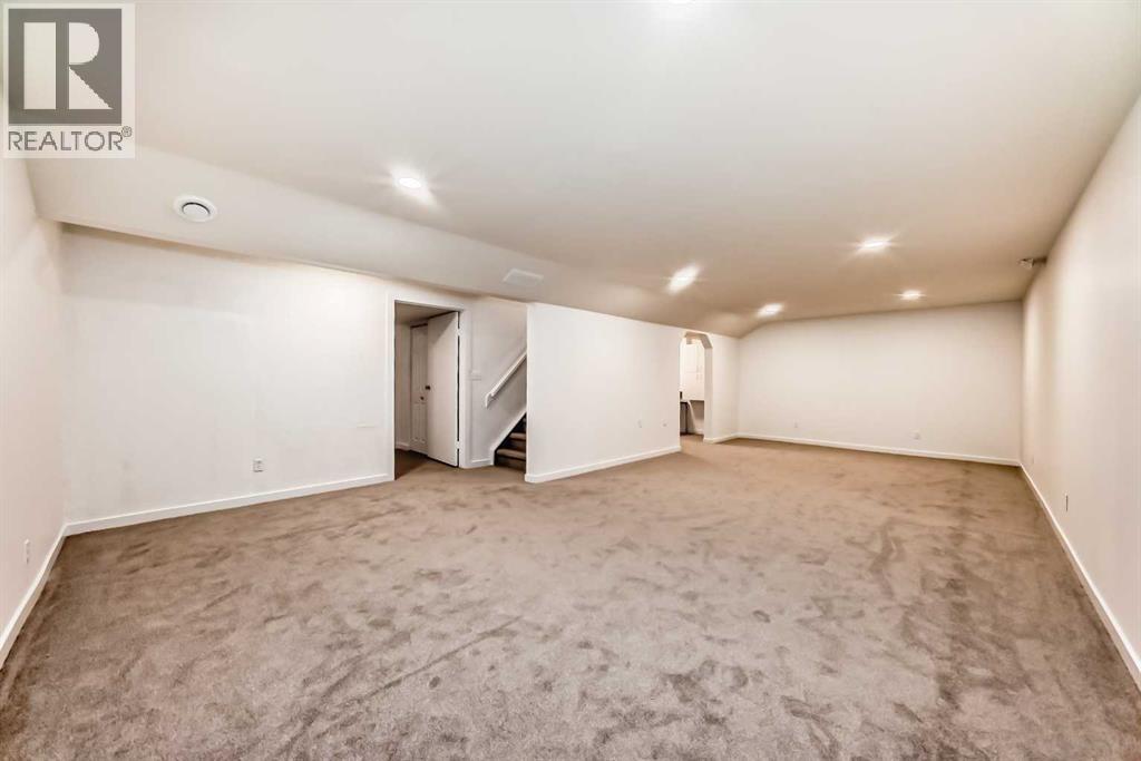 Single Family House for Sale in  Douglas Woods Hill SE Douglasdale/Glen Calgary 