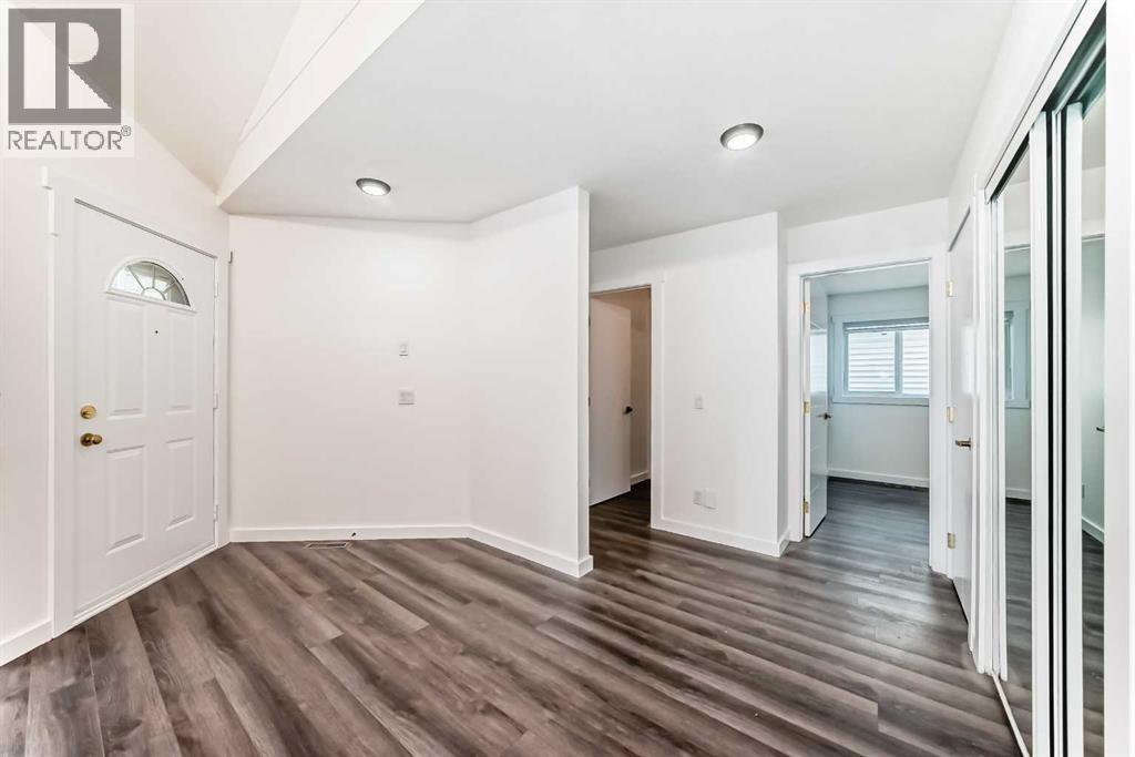 Single Family House for Sale in  Douglas Woods Hill SE Douglasdale/Glen Calgary 