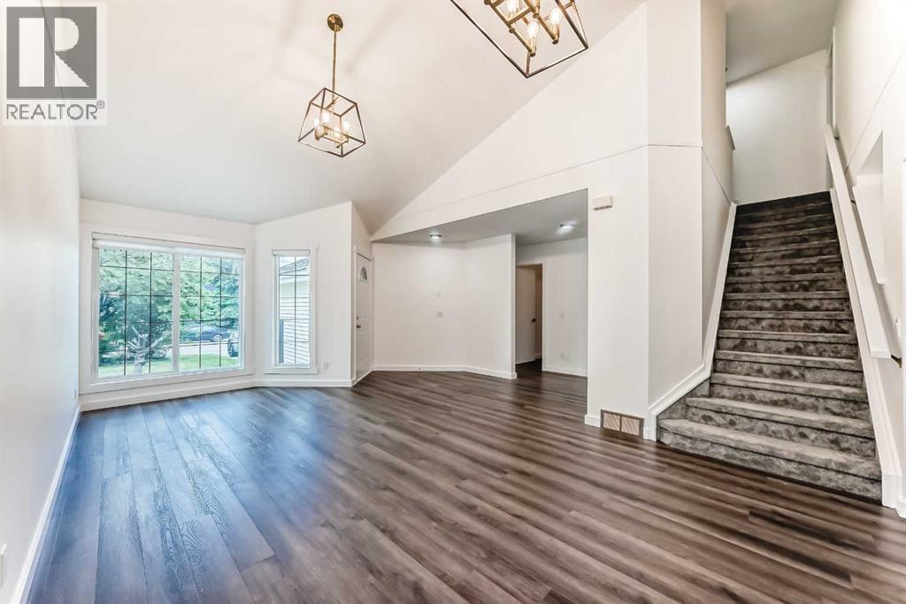 Single Family House for Sale in  Douglas Woods Hill SE Douglasdale/Glen Calgary 