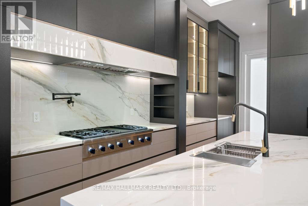 Photo 29 of 215 Northwood Drive, Toronto ON