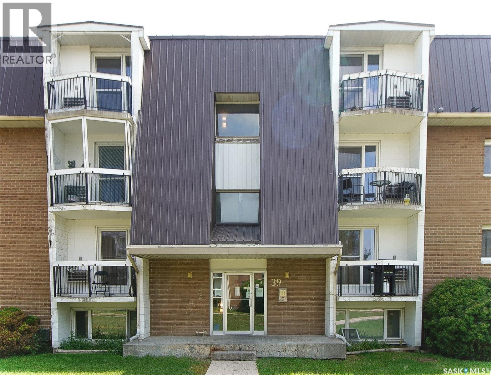 Photo 3 of 34 39 Centennial Street, Regina SK