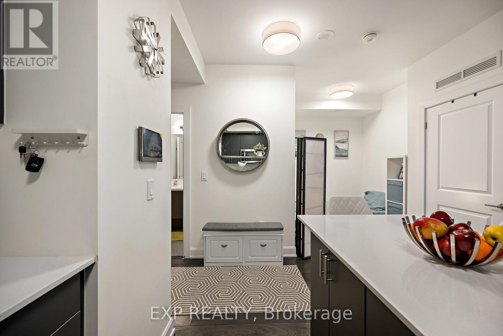 Photo 11 of 327 3200 William Coltson Avenue, Oakville ON
