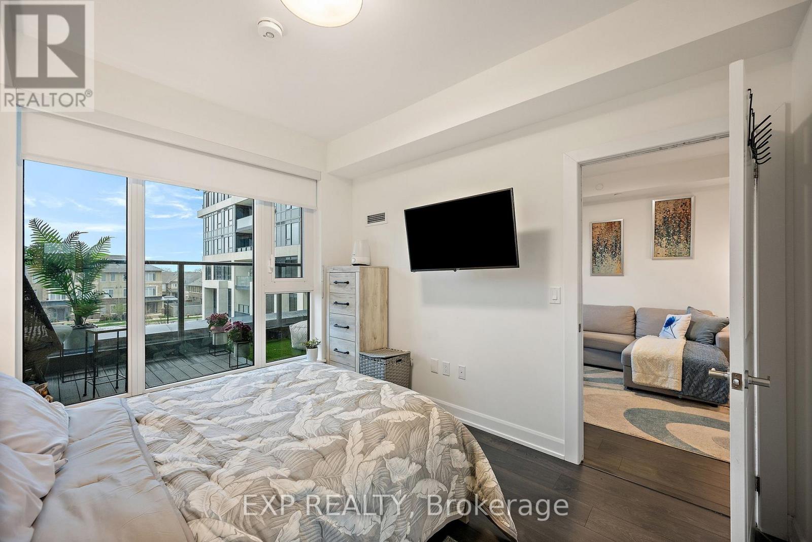Photo 15 of 327 3200 William Coltson Avenue, Oakville ON
