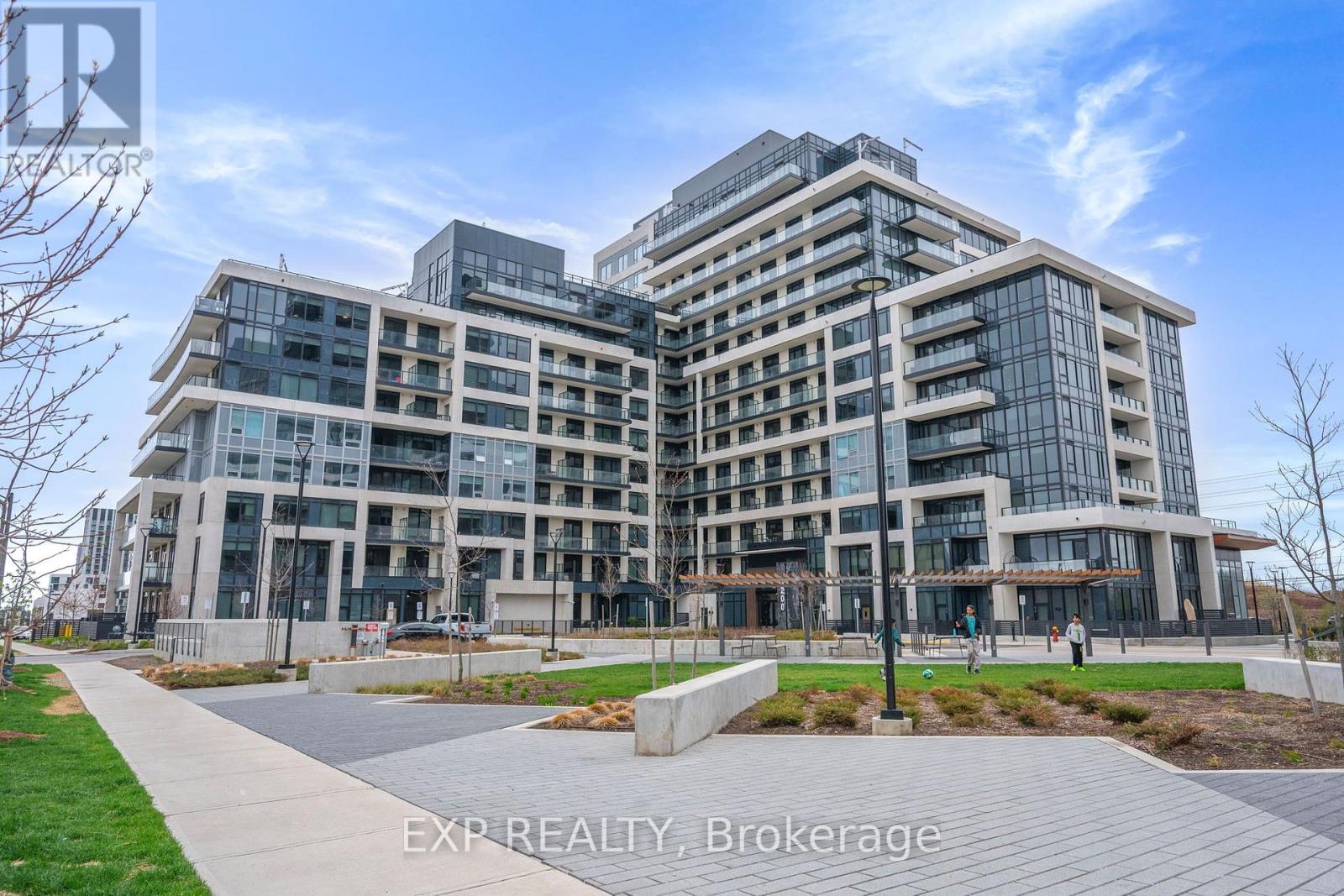 Photo 21 of 327 3200 William Coltson Avenue, Oakville ON